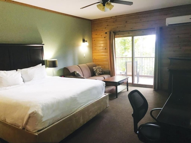 Imagen de la habitación del Hotel Oakwood Resort. Foto 12