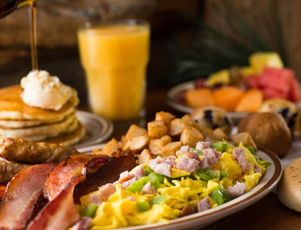 Imagen del bar/restaurante del Hotel Oakwood Resort. Foto 9