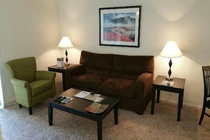 Imagen general del Hotel Oakwood River Oaks North. Foto 11