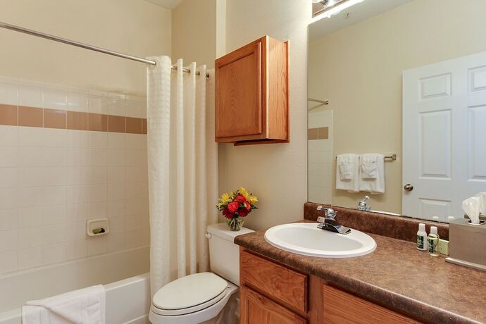 Imagen general del Hotel Oakwood River Oaks North. Foto 14