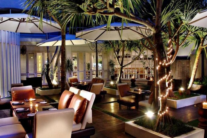Imagen de los exteriores del Hotel Oakwood Suites Kuningan Jakarta. Foto 12
