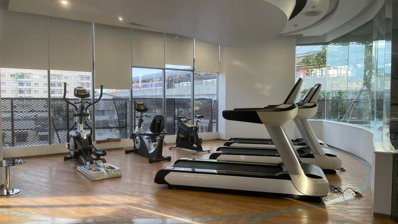 Imagen de los interiores del Hotel Oakwood Suites Tiwanon Bangkok. Foto 14