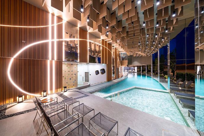 Imagen de la piscina del Hotel Oakwood Suites Tiwanon Bangkok. Foto 19