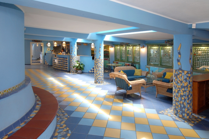 Imagen de los interiores del Hotel Oasi Azzurra Village. Foto 12