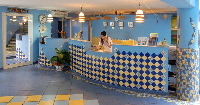 Imagen de los interiores del Hotel Oasi Azzurra Village. Foto 13