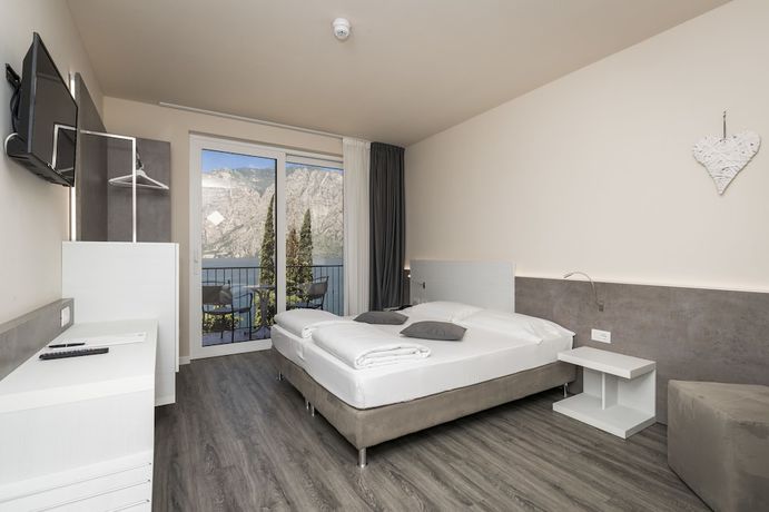 Imagen de la habitación del Hotel Oasi Beach, Navene. Foto 13