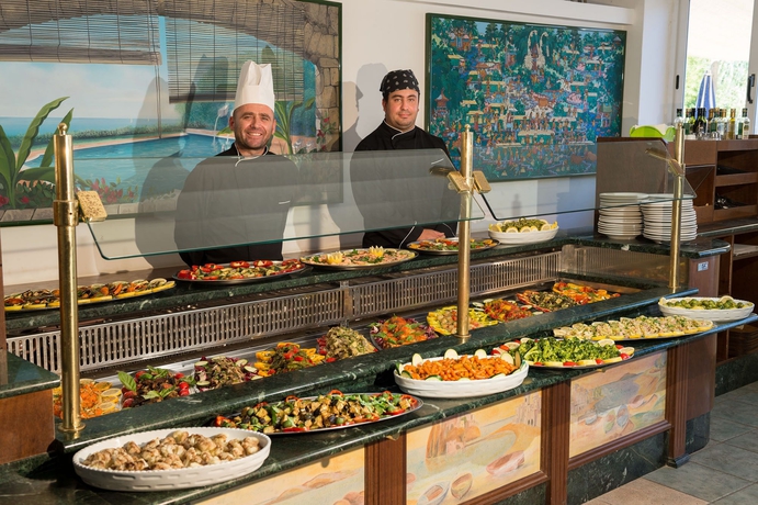 Imagen del bar/restaurante del Hotel Oasi Castiglione. Foto 2