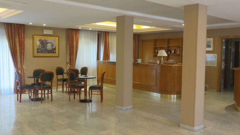Imagen del bar/restaurante del Hotel Oasi Dei Discepoli. Foto 4