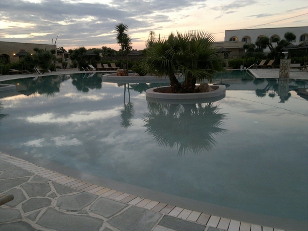 Imagen de la piscina del Hotel Oasi Del Visir Resort. Foto 14