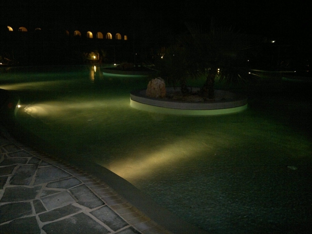 Imagen de la piscina del Hotel Oasi Del Visir Resort. Foto 15