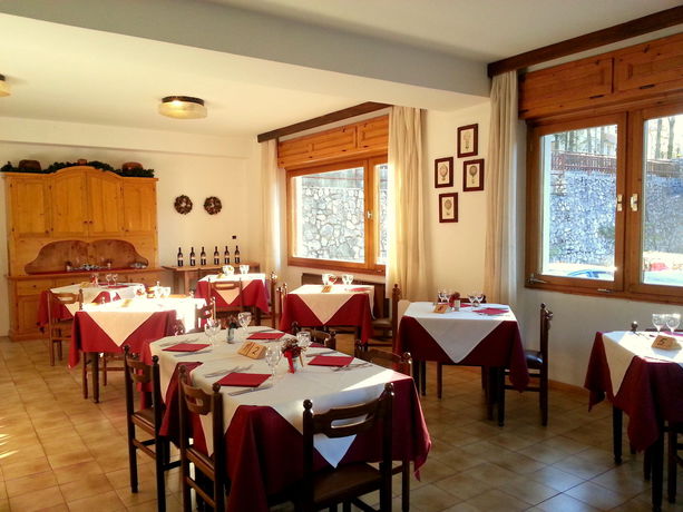 Imagen general del Hotel Oasi. Foto 1