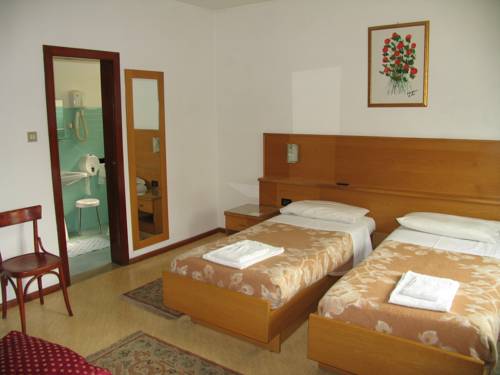 Imagen de la habitación del Hotel Oasi. Foto 4