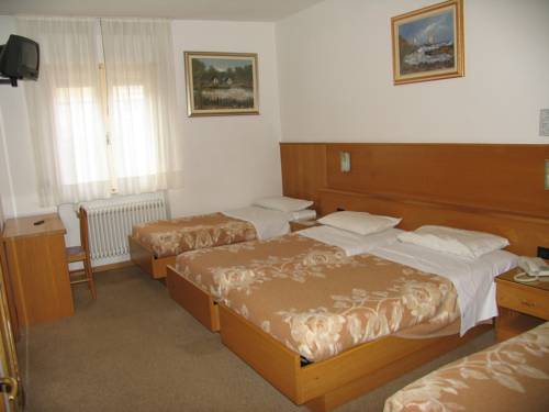 Imagen de la habitación del Hotel Oasi. Foto 7