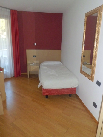 Imagen de la habitación del Hotel Oasi Wellness Spa. Foto 4