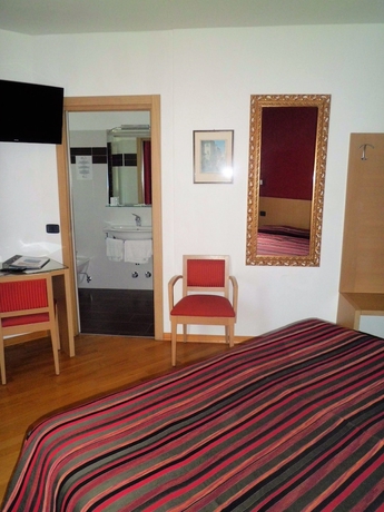 Imagen de la habitación del Hotel Oasi Wellness Spa. Foto 11