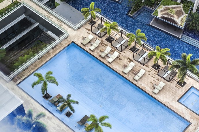 Imagen de la piscina del Hotel Oasia Novena, Singapore. Foto 19