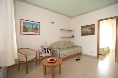 Imagen de la habitación del Hotel Oasiclub. Foto 9