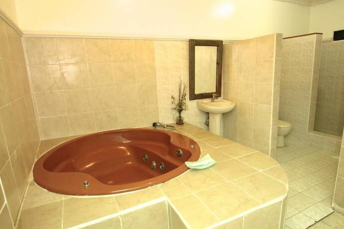 Imagen general del Hotel Oasis Adult Resort. Foto 1