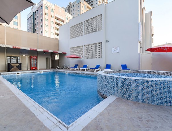 Imagen de la piscina del Hotel Oasis Apartment, RAS AL KHAIMAH. Foto 17