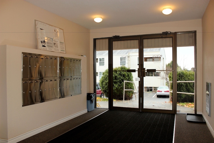 Imagen de los interiores del Hotel Oasis Apartments, Prince Rupert. Foto 16