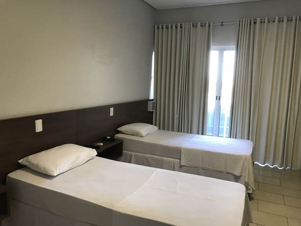 Imagen de la habitación del Hotel Oasis, Aragua&iacute;na. Foto 10