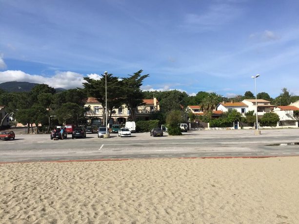 Imagen de los exteriores del Hotel Oasis, Argeles Sur Mer. Foto 17