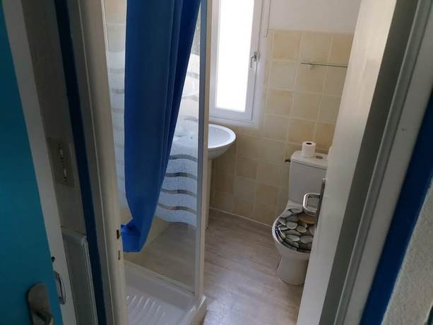 Imagen de la habitación del Hotel Oasis, Argeles Sur Mer. Foto 6