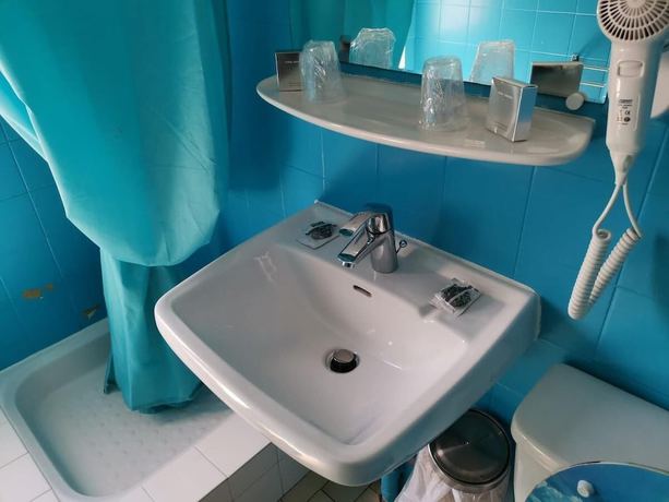 Imagen de la habitación del Hotel Oasis, Argeles Sur Mer. Foto 10