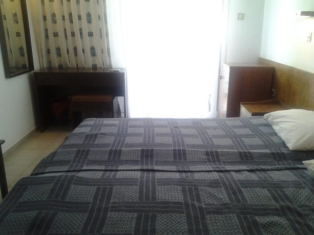 Imagen de la habitación del Hotel Oasis, Armeos. Foto 12