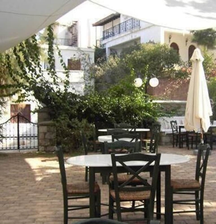 Imagen del bar/restaurante del Hotel Oasis, Armeos. Foto 7