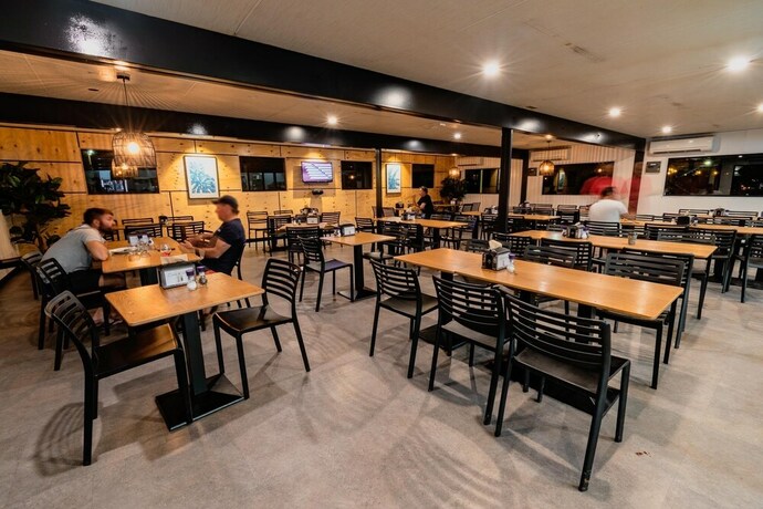 Imagen del bar/restaurante del Hotel Oasis At Newman. Foto 17