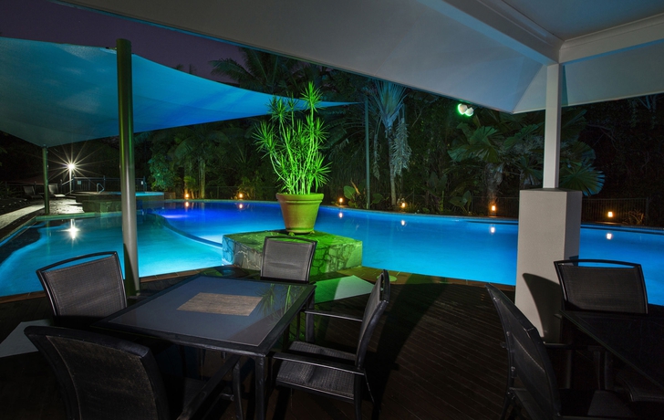 Imagen de la piscina del Hotel Oasis At Palm Cove. Foto 11