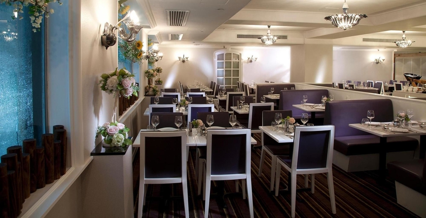 Imagen del bar/restaurante del Hotel Oasis Avenue – A Gdh. Foto 6