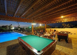 Imagen de los exteriores del Hotel Oasis Beach Adults Only. Foto 3