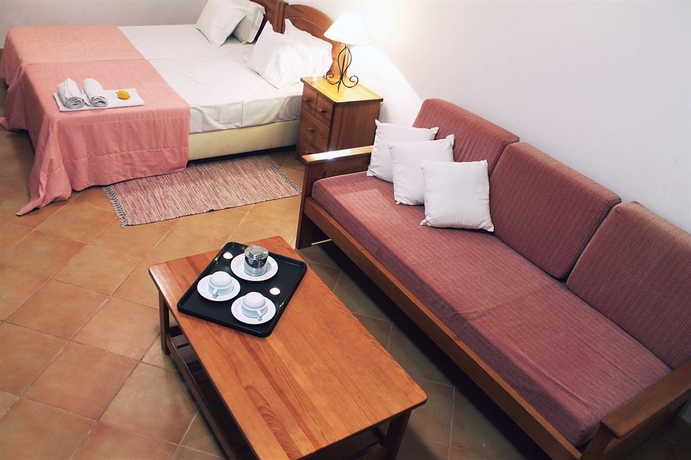 Imagen de la habitación del Hotel Oasis Beach Apartments. Foto 7