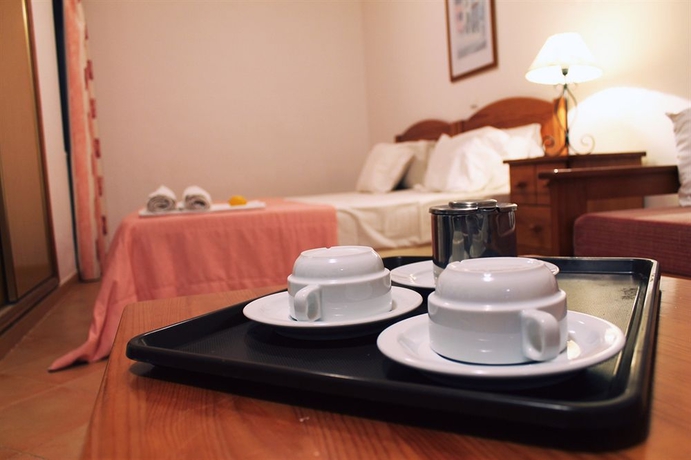 Imagen de la habitación del Hotel Oasis Beach Apartments. Foto 8