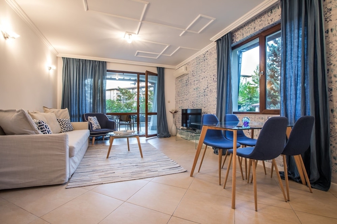 Imagen de la habitación del Hotel Oasis Beach Club. Foto 7