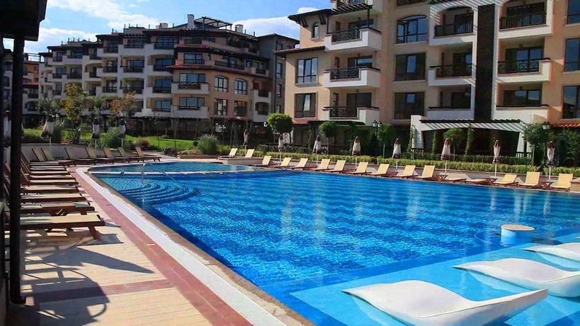 Imagen de la piscina del Hotel Oasis Beach Club. Foto 18