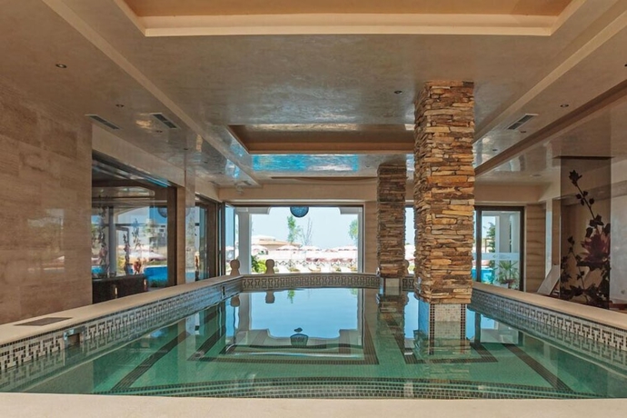 Imagen de los interiores del Hotel Oasis Beach Club. Foto 9