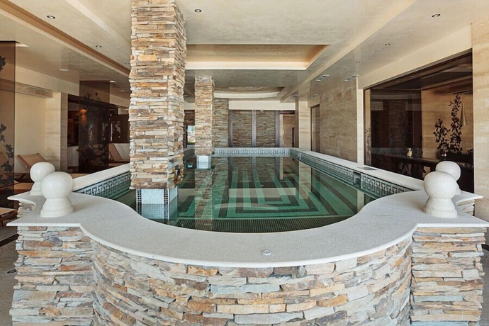 Imagen de los interiores del Hotel Oasis Beach Club. Foto 11