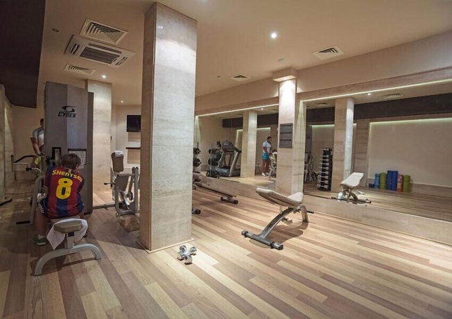 Imagen de los interiores del Hotel Oasis Beach Club. Foto 16