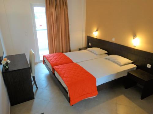 Imagen de la habitación del Hotel Oasis Beach Club. Foto 5
