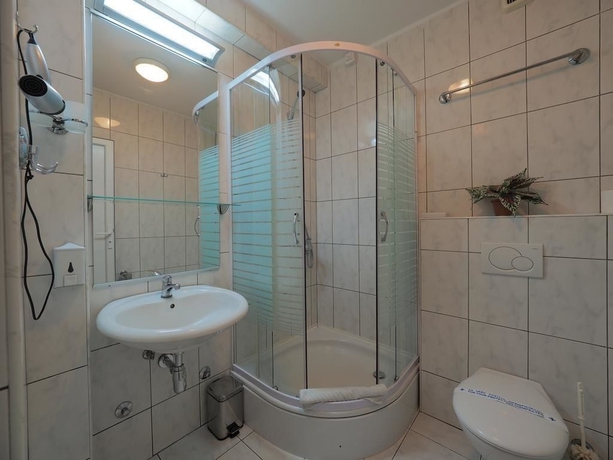 Imagen de la habitación del Hotel Oasis, Belgrado. Foto 15