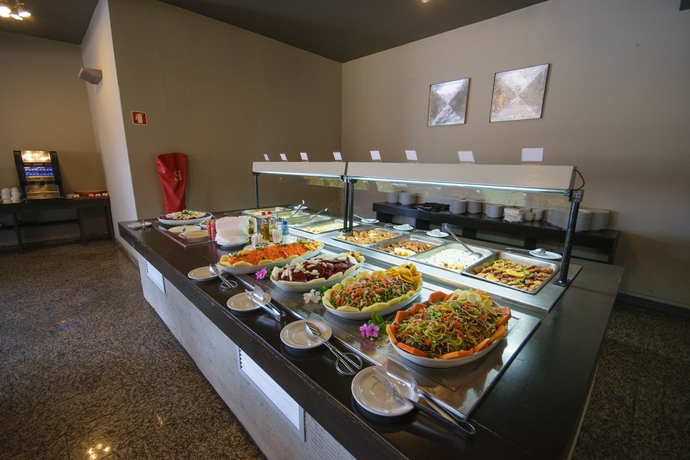 Imagen del bar/restaurante del Hotel Oasis Belorizonte. Foto 2