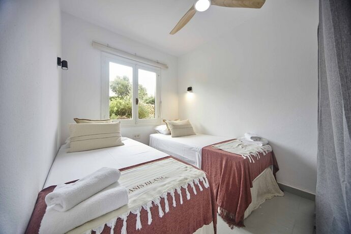 Imagen general del Hotel Oasis Blanc Binibeca. Foto 9