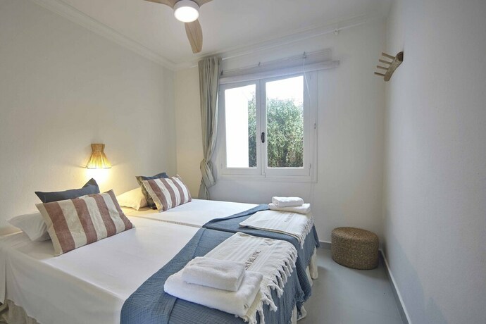 Imagen general del Hotel Oasis Blanc Binibeca. Foto 15
