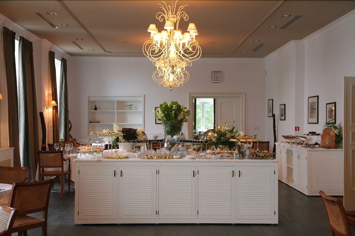 Imagen del bar/restaurante del Hotel Oasis Boutique, Varna Ciudad. Foto 5