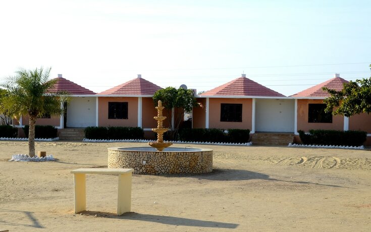 Imagen de la habitación del Hotel Oasis Camp Sam. Foto 23