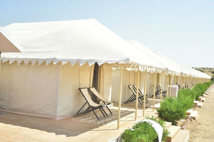 Imagen de la habitación del Hotel Oasis Camp Sam. Foto 35