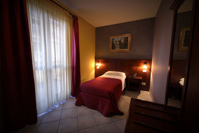 Imagen de la habitación del Hotel Oasis, Cherasco. Foto 1